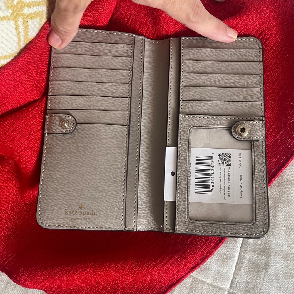 KATE SPADE WALLET🖤 - Picture 3 of 6